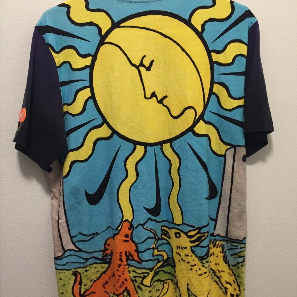 Nike Shirt Elements Rare Allover Graphic T-Shirt Size Medium